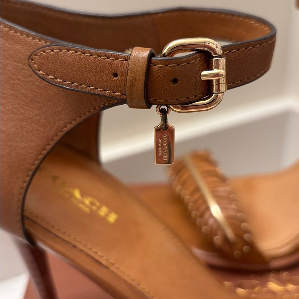 Coach Women's Tan Leather Heels size 8 - Picture 3 of 10